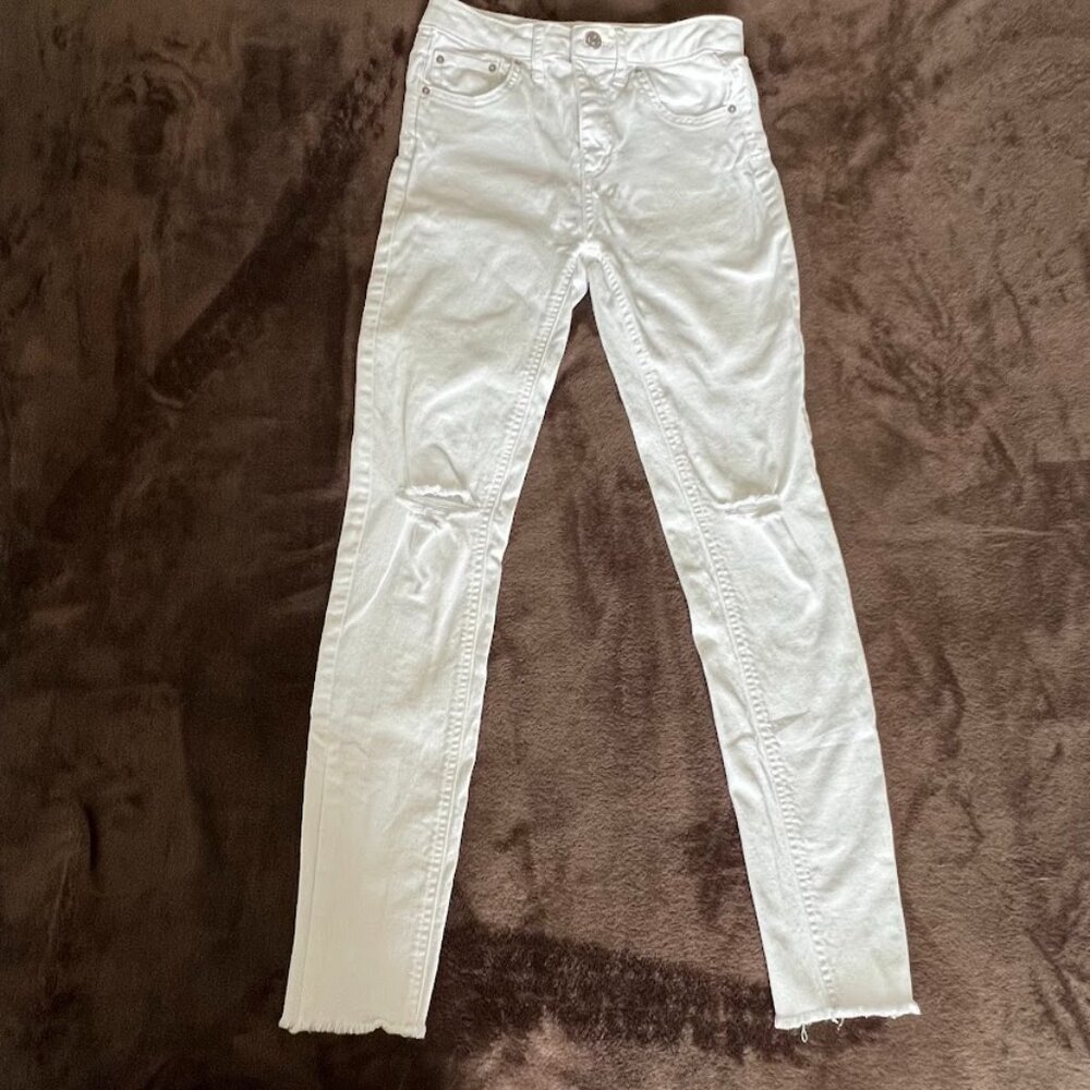 Share Women's Wild Fable High Rise Skinny Jeans White Distressed Size 2